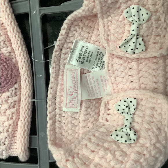 Adorable Newborn photo outfit, Crochet Hat & shorts - Picture 4 of 5